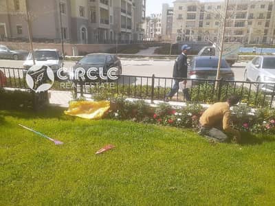 شقة ١٠٠م بحديقة ٨٠م ألترا سوبر لوكس للإيجار قريبة من الجامعة الأمريكية في ميفيدا التجمع الخامس القاهرة الجديدة