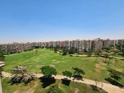 For sale in my city, an apartment of 175 meters with a wide garden view.