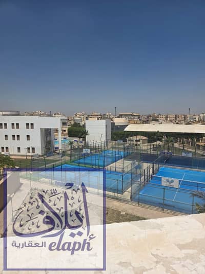  روف للإيجار بالتجمع الخامس | +200م | 2 غرفة | 2 حمام | داخل Sunrise Compound | فيو مفتوح  إذا كنت تبحث عن روف واسع داخل كمبوند راقٍ ومتكامل الخدمات