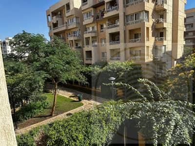شقة للبيع فى مدينتى 165 م بالـB11 موقع مميز جدا فيو جاردن دور أول علوى على بعد خطوات من خدمات المرحلة و All Seasons Park