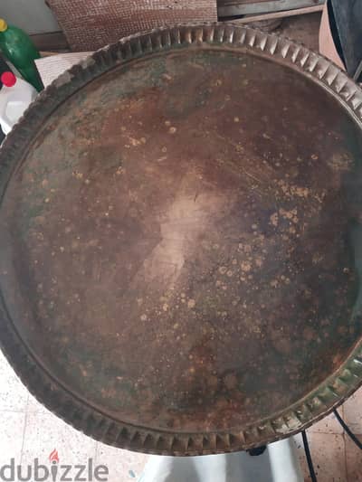 صنيه نحاس احمر مشغول قطرها ١٠٠سم