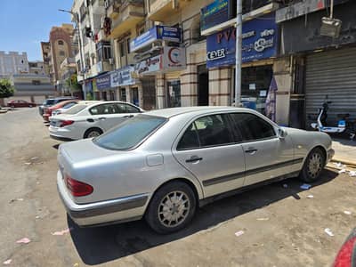 مرسيدس بنز E كلاس 1998