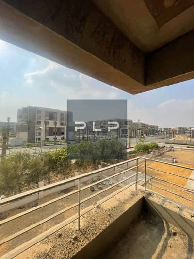استلم فوري بسعر مميز فيلا تاون هاوس ريسيل في بالم هيلز التجمع الخامس Palm Hills New Cairo