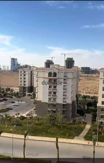للبيع شقه مميزه فى سيليا طلعت مصطفى العاصمة الاداريه الجديدة