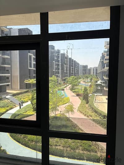 Immediate occupancy in one of 6th of October's finest compounds. A ready-to-move-in apartment with Ultra Super Lux finishing and an open view. The pri