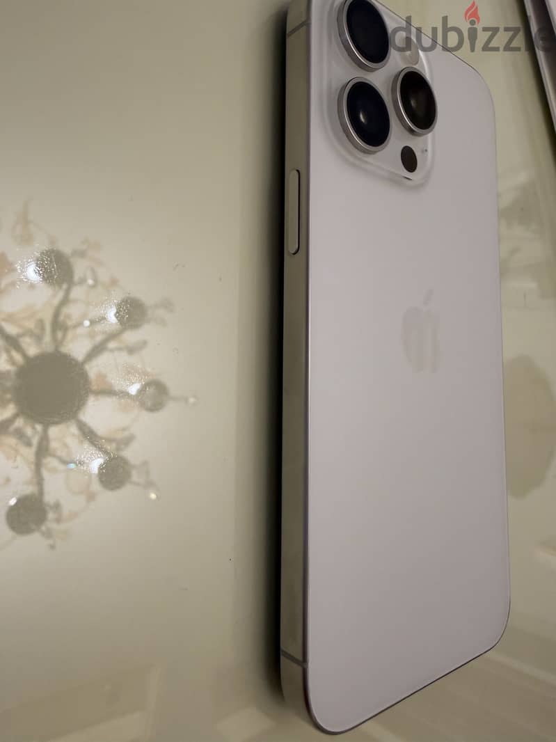 Apple - iPhone 15 Pro Max 4