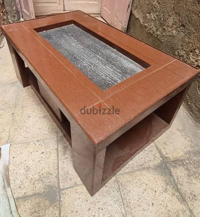 ترابيزه انتريه بالزجاج بتاعها