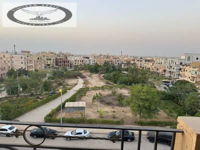 شقة للإيجار بالمطبخ  التجمع الخامس  كمبوند الدبلوماسيين بالقرب من مول ارابيلا  فيو جاردن  تشطيب الترا سوبر لوكس