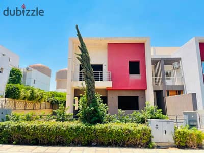 Townhouse villa in Madinaty (Model I) with a land area of ​​280 sqm, featuring a wide garden view—an exceptional deal.
