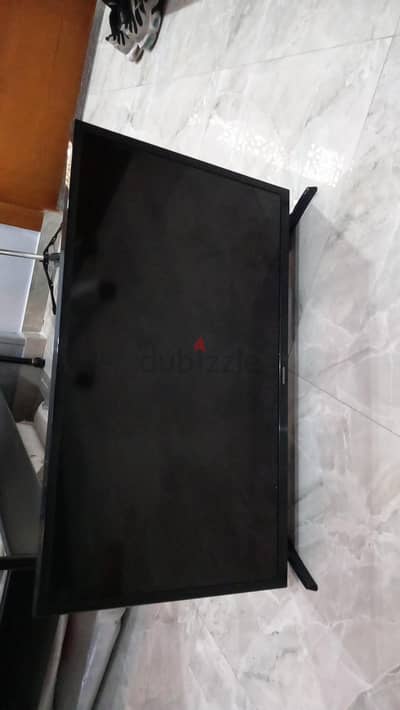 SAMSUNG SMART 32 INCH TV (NO BOX)