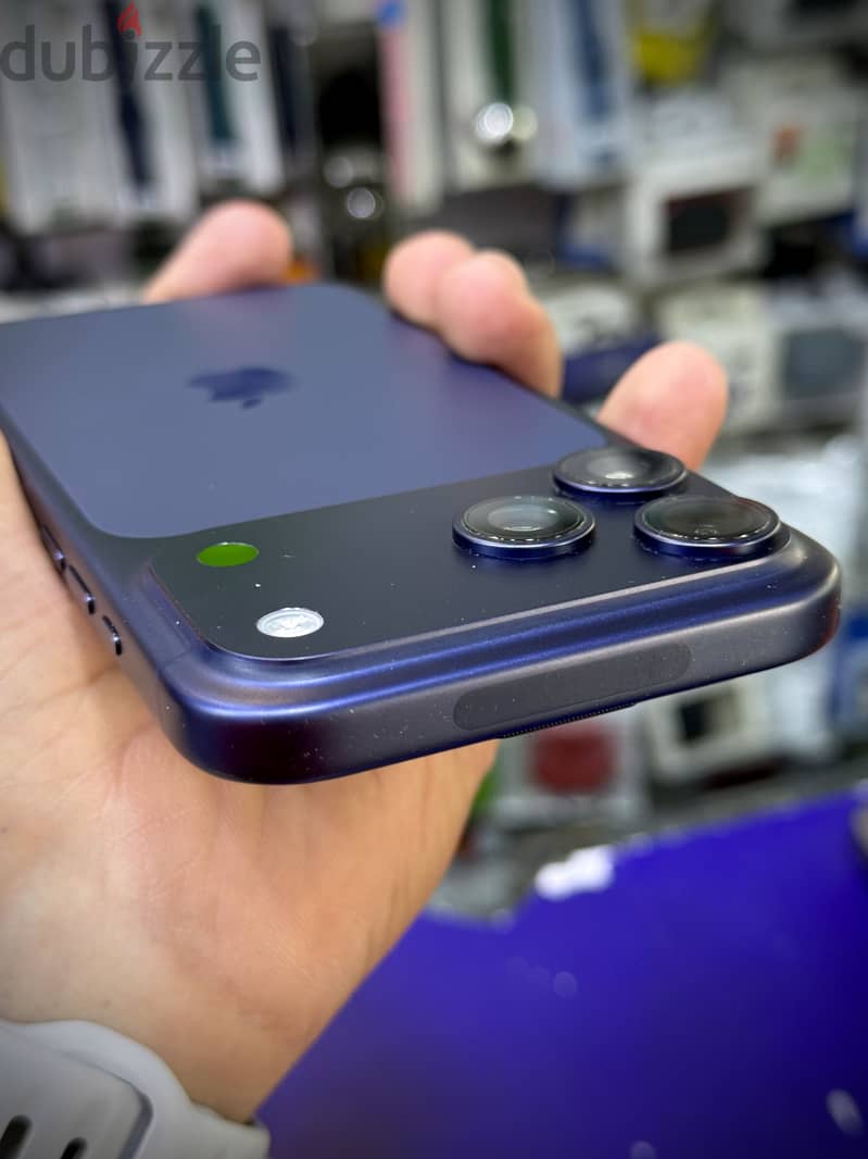 Apple - iPhone 17 Pro Max 3