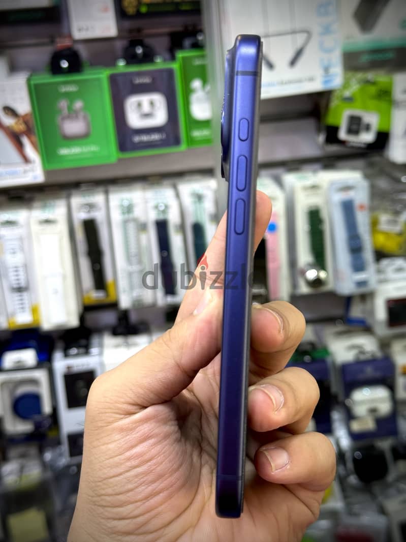 Apple - iPhone 17 Pro Max 4