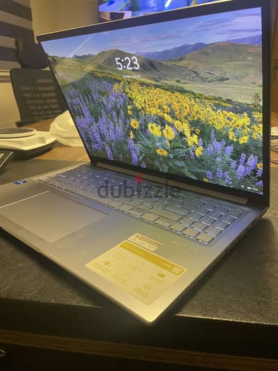 ASUS Vivobook 16