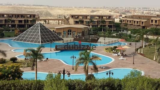 توين هاوس ناصية للبيع في بيراميدز ووك – 4/3 تشطيب واستلام فوري