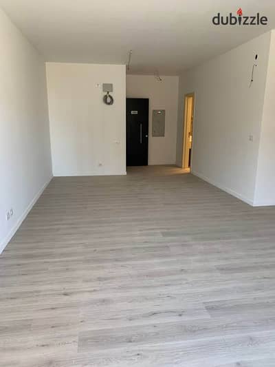 Ready to move apartment in Vye by Sodic