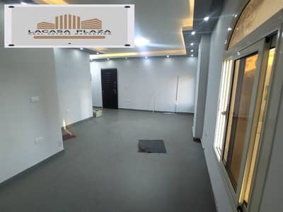 Ground floor apartment in the eighth neighborhood 3 rooms suitable for residential or administrative use