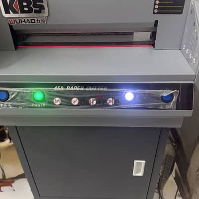 للبيع مقص ورق هيدروليك WUHAD KBS بحالة ممتازة