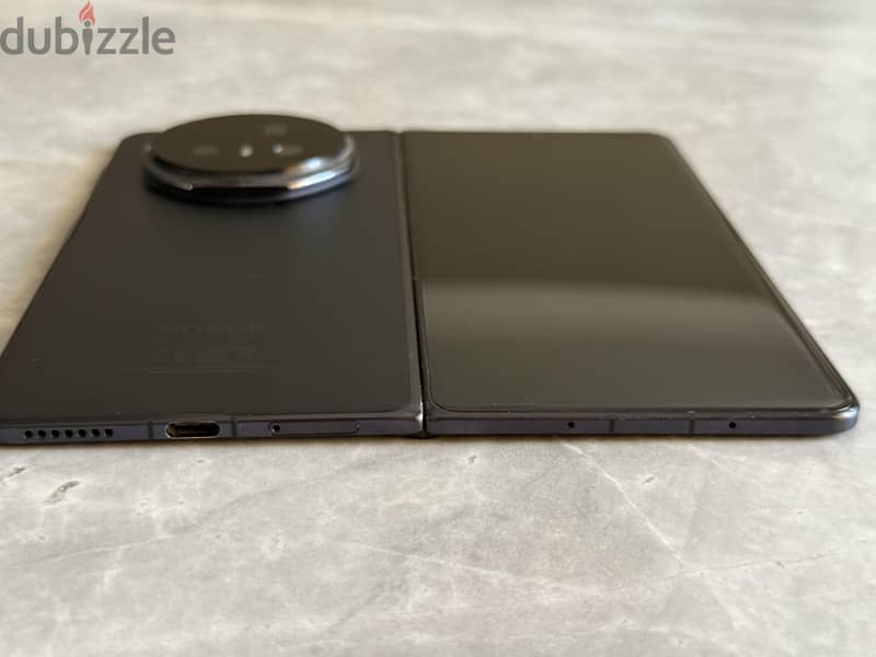 Honor Magic V5 2