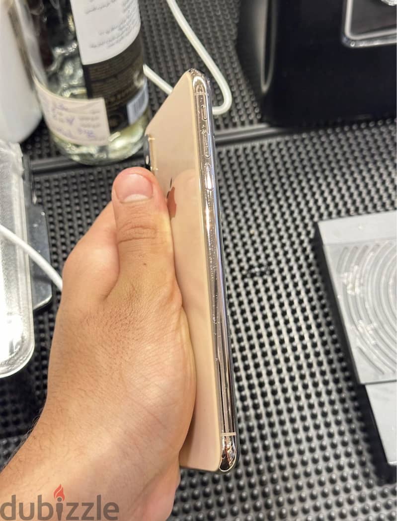 Apple - iPhone XS Max 1