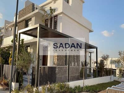 Prime corner townhouse for sale in the New Administrative Capital, R7 district, with a 50% cash discount.