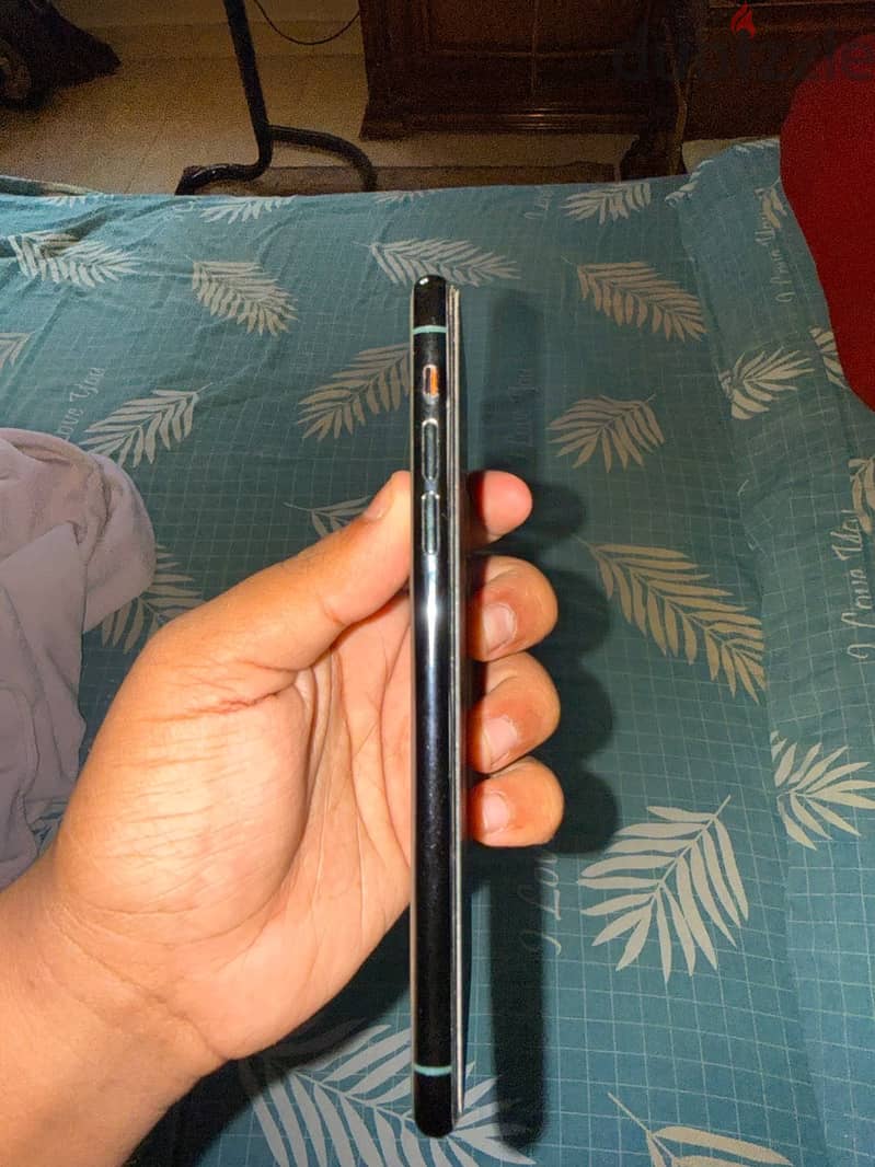 Apple - iPhone 11 Pro Max 2