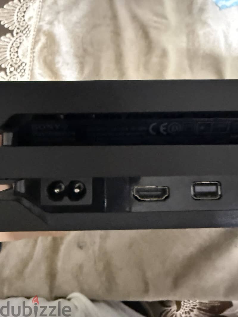 PlayStation 4 pro 3