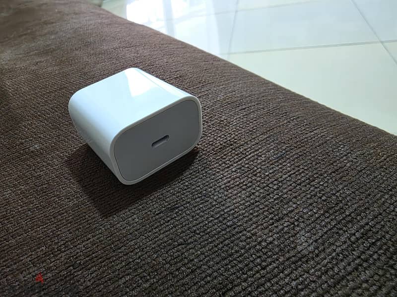 Apple original  charger  20 w 1