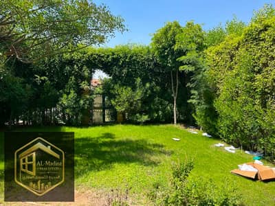 A real opportunity to live in Madinaty, a distinctive J villa with a garden view and next to services
