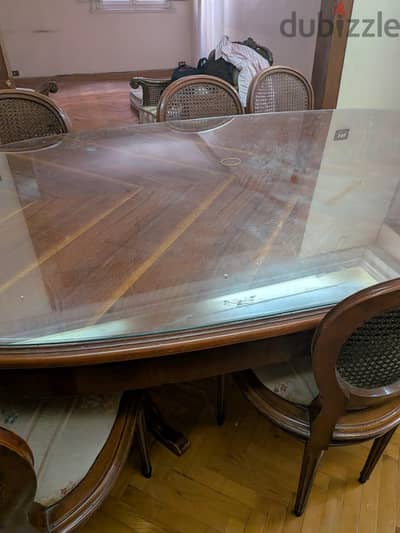 سفرة( بوفيه وترابيزة وثمانية كراسي)