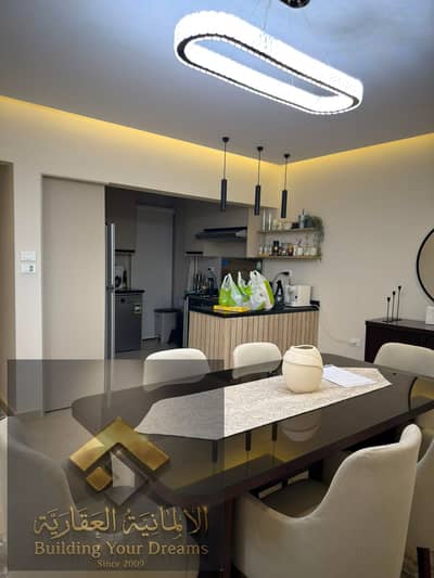 For sale, an apartment in the Third Settlement in Sakan Masr Series 5, south of Ain Sokhna Road, next to Katameya and next to all services. The apartment has special finishes.