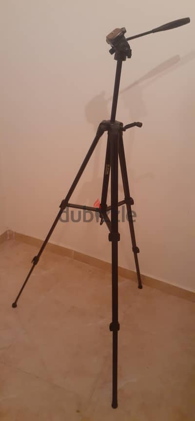 حامل كاميرا WeiFeng WT-3950 ثلاثي الأرجل