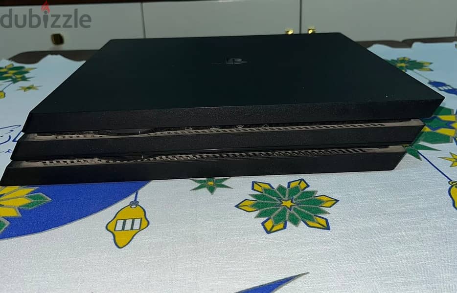 Play station 4 pro 2