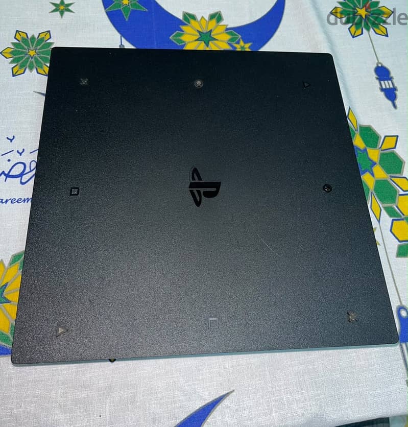 Play station 4 pro 3