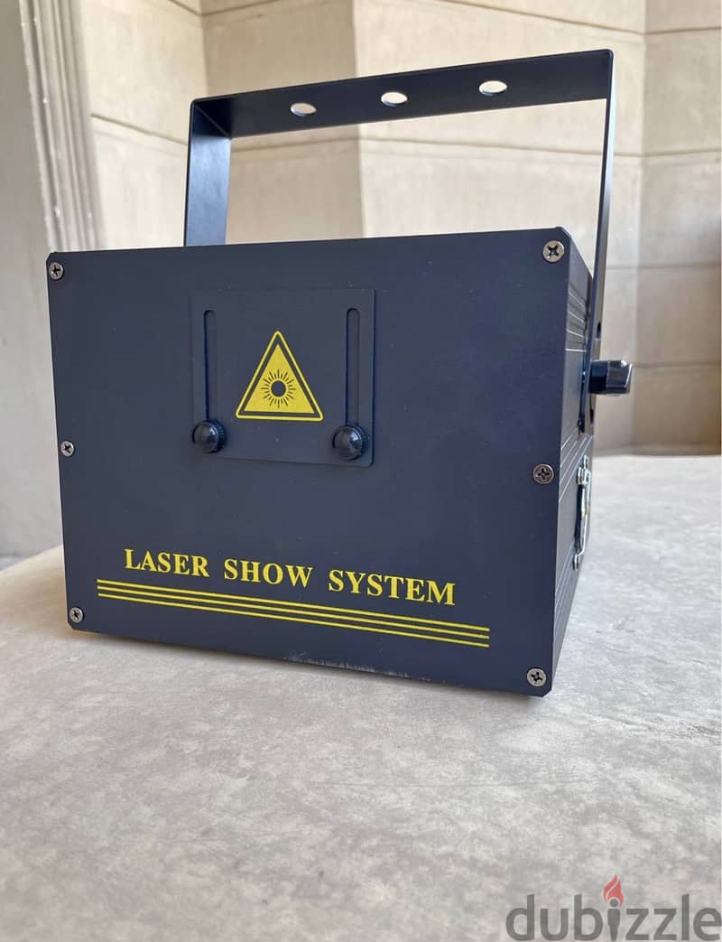 Skylight laser beam projector 1