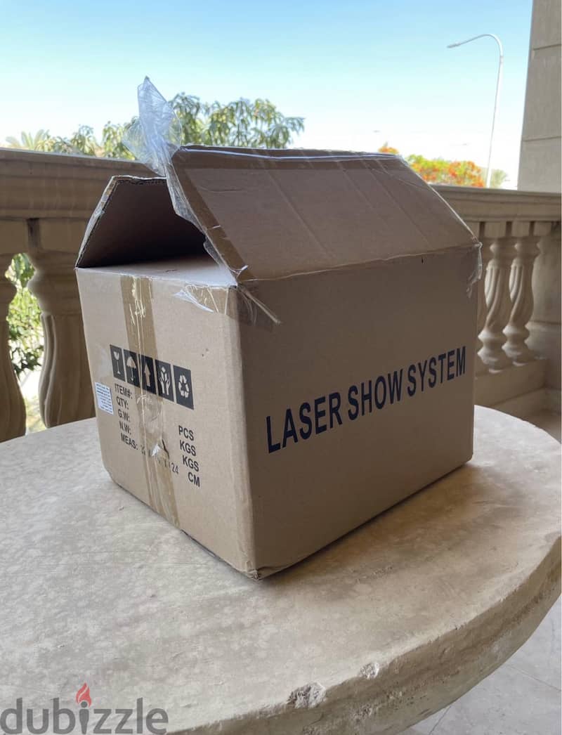Skylight laser beam projector 4