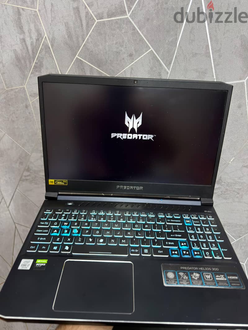 Acer predator Hellios 300 1