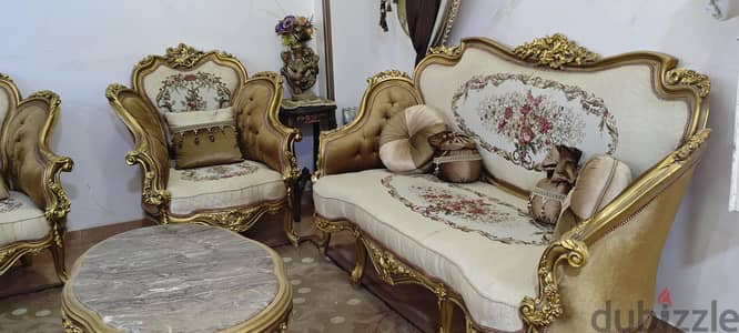 صالون  فرنساوى زان احمر