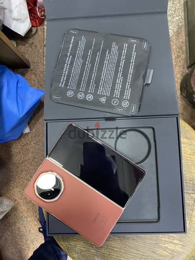 Honor Magic V3 dual sim 512G Red كالجديد