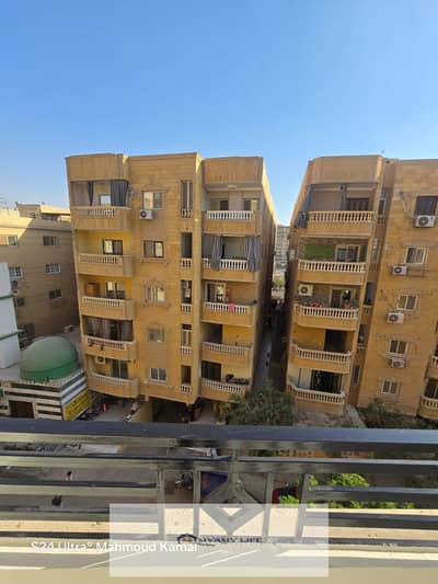 Apartment for rent in the Pyramids Gardens 250 sqm divided into 5 bedrooms and 3 bathrooms and a reception and kitchen (video available) distinctive location at the first gate steps to thuraya street complete