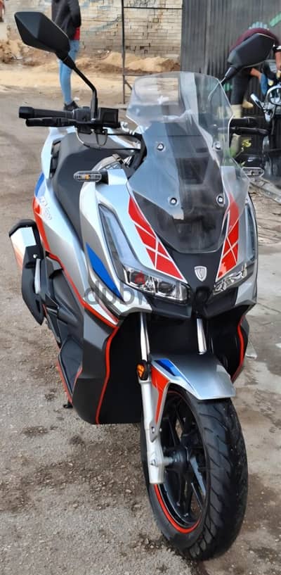سكوتر هاوجين ابو المجد adv 200cc