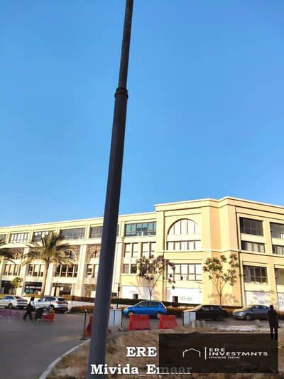 A unique investment opportunity: a 209 sq m ground floor shop in Boulevard (commercial) with an exceptional location in Mivida Emaar.