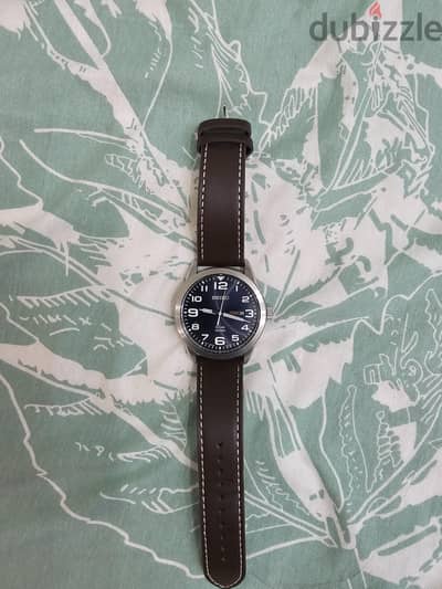 ساعة seiko اصلية بالضمان و العلبة