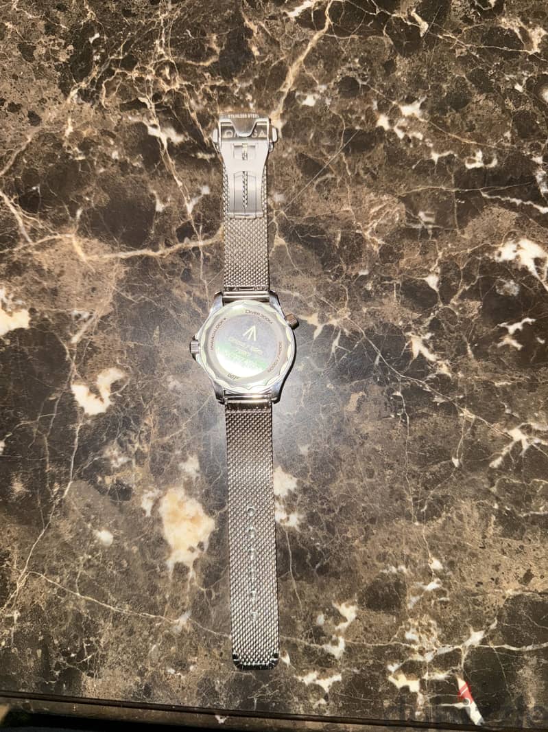 Omega 007 1