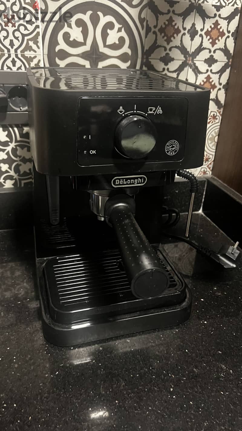 Coffee Machine - DeLonghi EC230 1