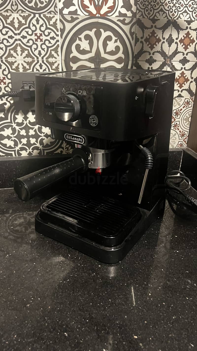 Coffee Machine - DeLonghi EC230 2