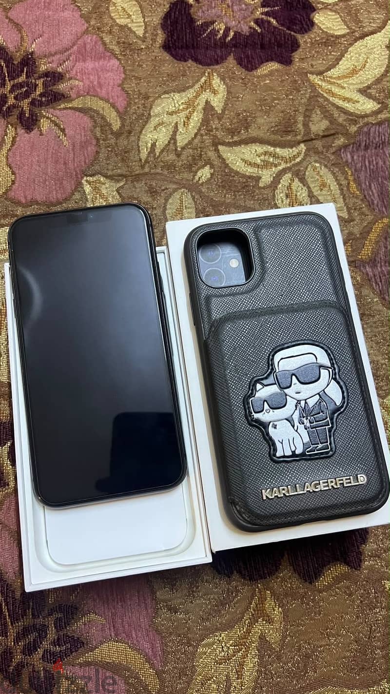 Apple - iPhone 11 3