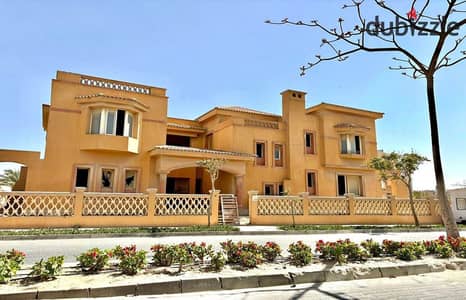 فيلا فاخرة علي الجولف في جولف فيوز بالم هيلز بجوار نيو جيزة و ذا كراون