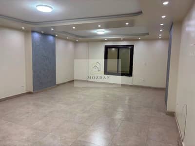 Apartment for rent 200m super lux finishing in the best location in Zahraa Al-Maadi next to suitable for administrative rent main street administrative tower Hub 50 open view panorama