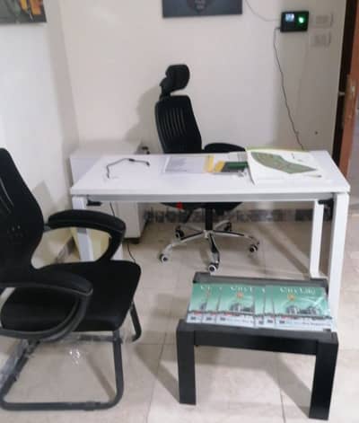 ٤مكاتب للبيع بسعر لقطه