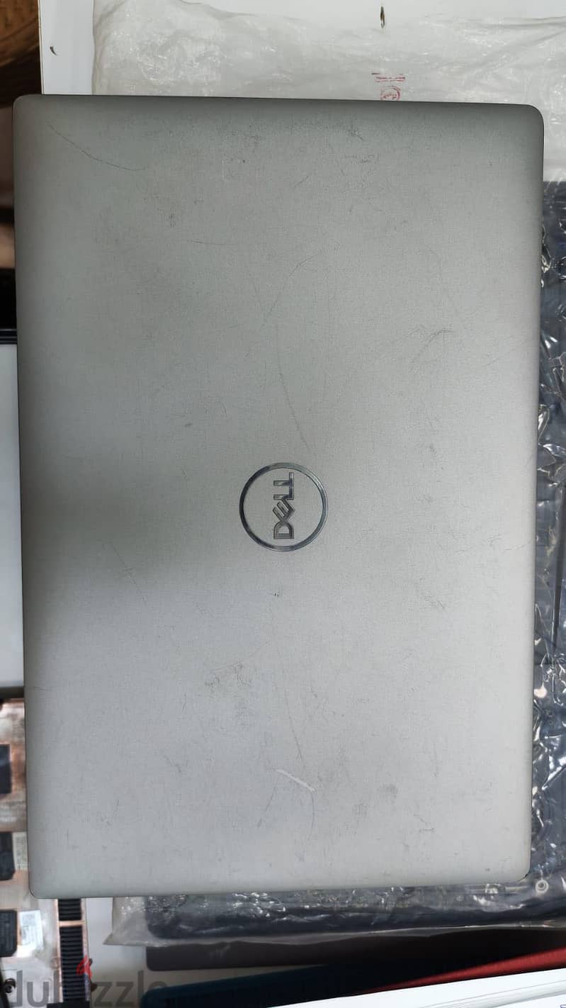 Dell Latitude 5520 4